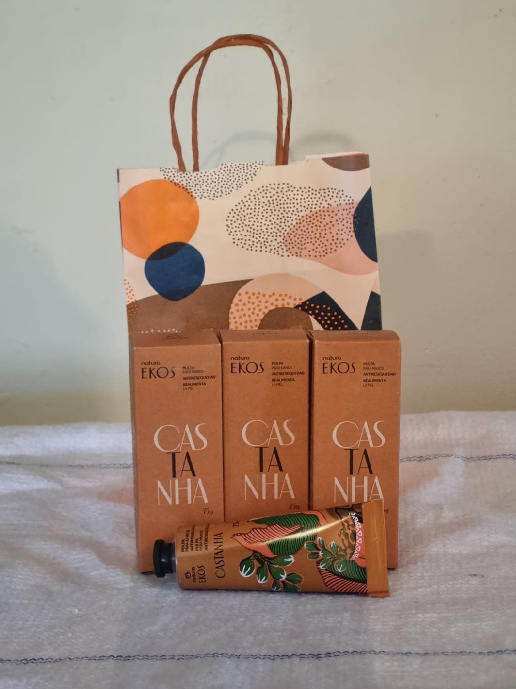 Crema de Manos Natura Ekos Castaña – 75g
