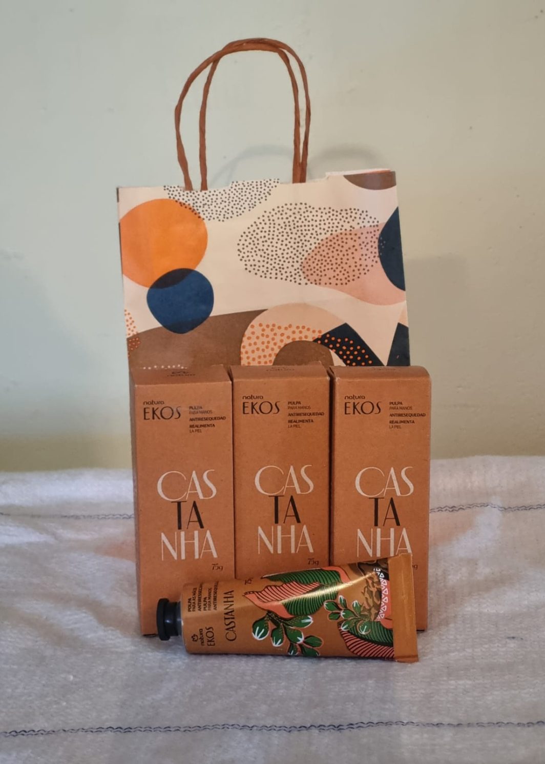 Crema de Manos Natura Ekos Castaña – 75g