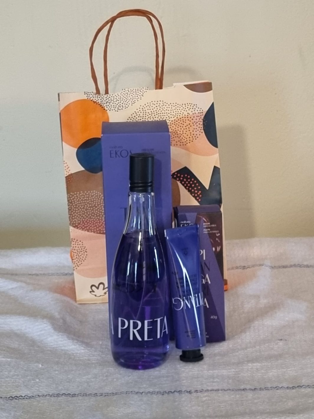 Set Natura Ekos Frescor Açaí Preto + Crema de Manos – Edición 40g